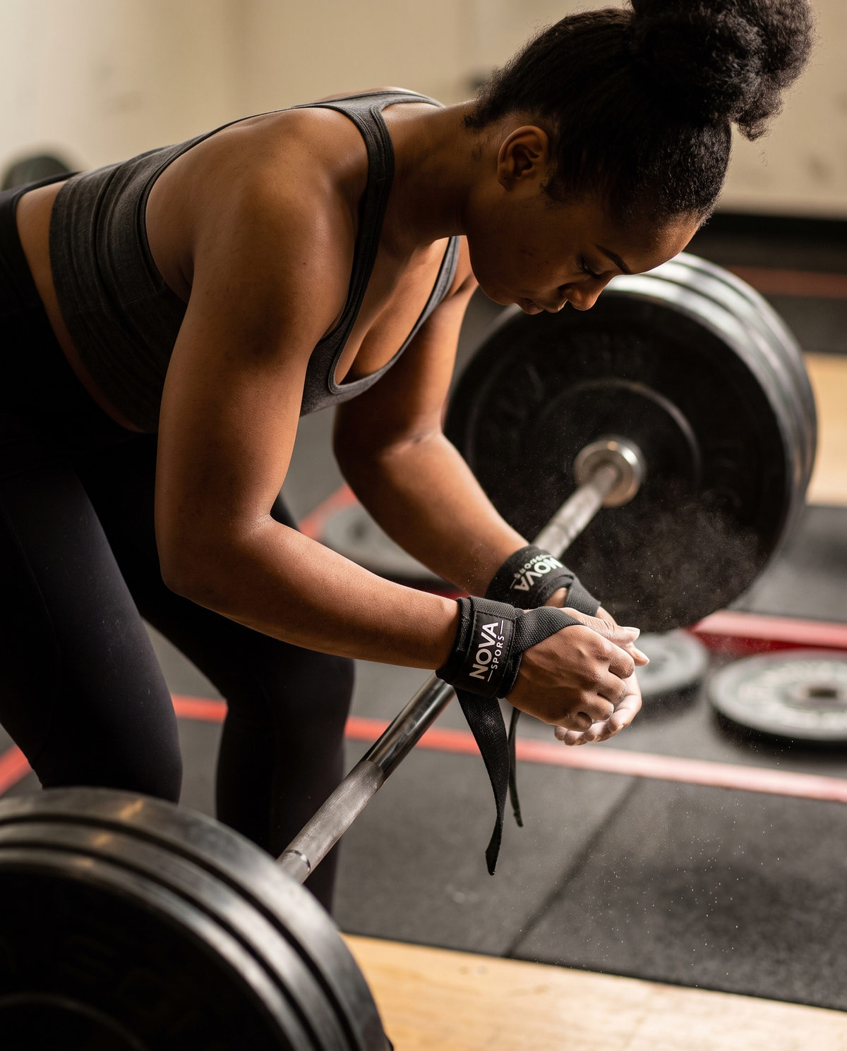 Black cotton figure-8 lifting straps for deadlifts and shrugs — Nova Sports Mauritius — Straps & Grips from Nova Sports Mauritius
